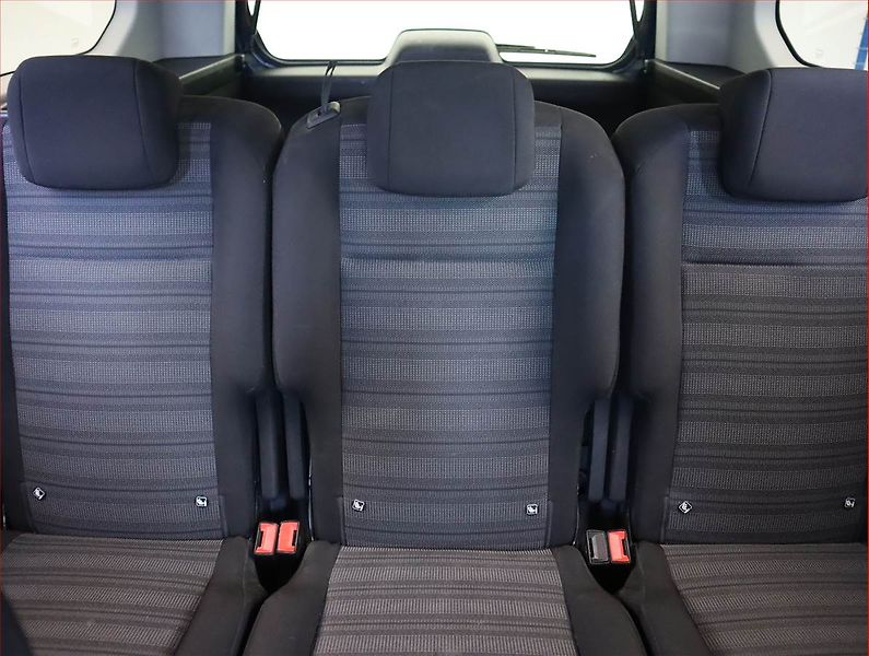 Opel Combo (2021) Maxi Elegance 1.2 Turbo, 5Míst - fotka 10 z 21