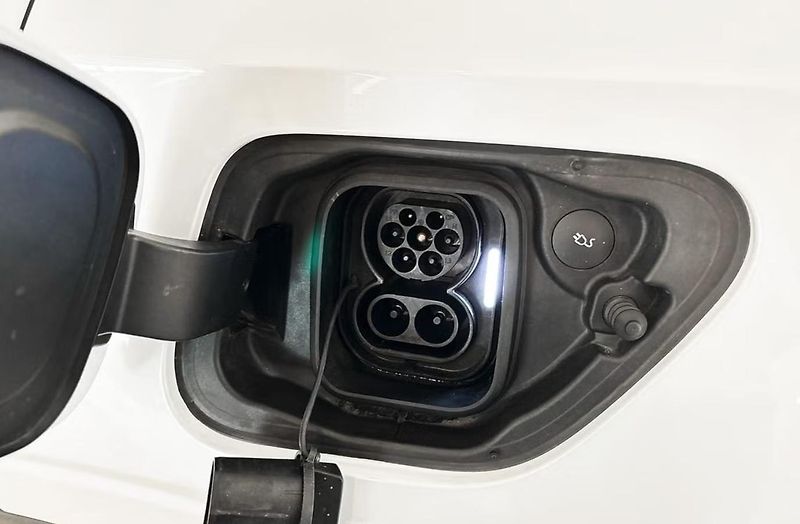 Polestar 2 LR AWD Pilot 360k BLIS Matrix - fotka 13 z 32