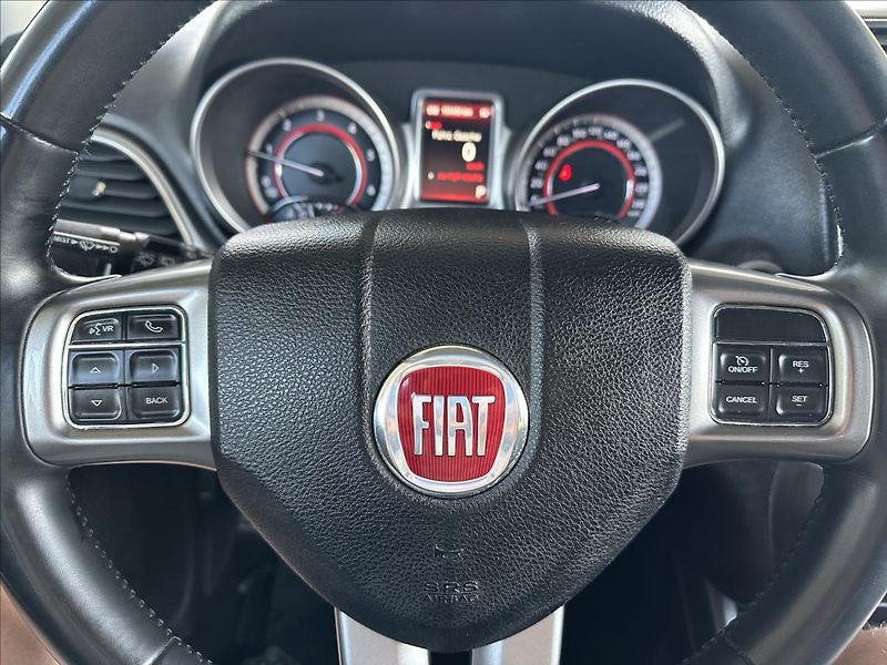 Fiat Freemont 2,0 CROSS 4x4 AUTOMAT - fotka 26 z 32