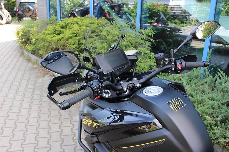 QJ Motor (2026) SRT 900 S vč kufrů 2026 akce - fotka 6 z 8