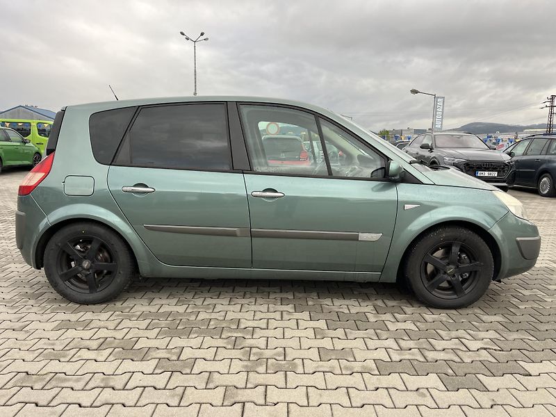Renault Scénic (2006) 1.9 DCi - fotka 4 z 13