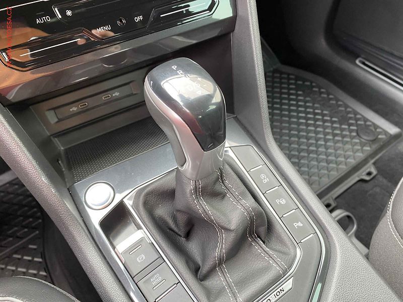 Volkswagen Tiguan (2021) 2.0 TSI 4x4, R-Line - fotka 16 z 25