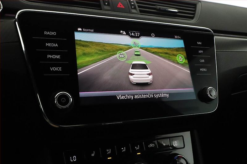 Škoda Superb (2024) Sportline 2.0 TDI - fotka 18 z 26