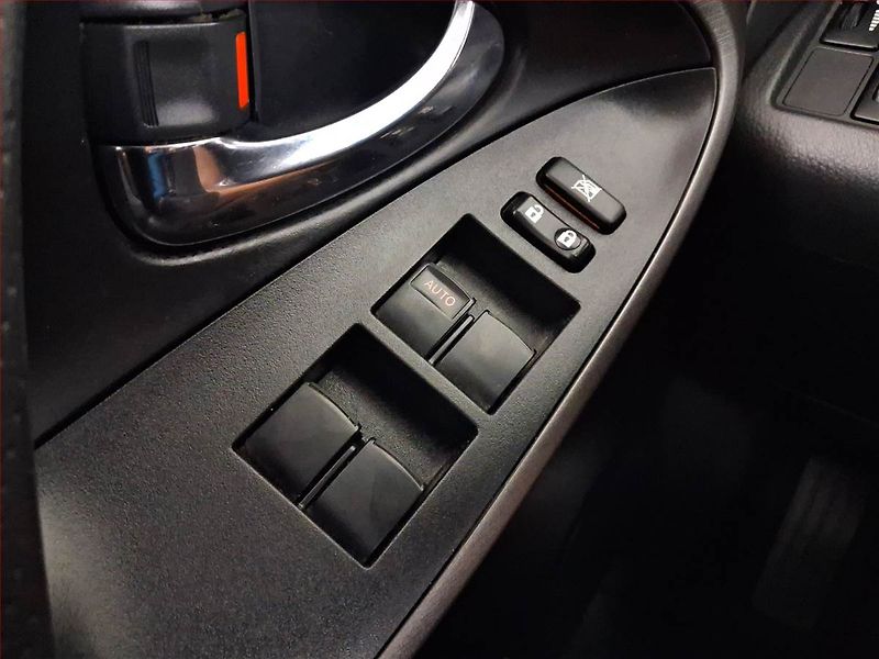Toyota RAV4 (2012) 2.2 D-4D, 4X4, Tempomat - fotka 16 z 16