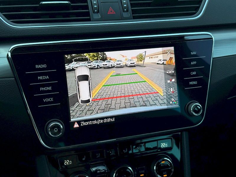 Škoda Superb (2021) Combi 2.0 TDI 110 kW DSG Style - fotka 19 z 25