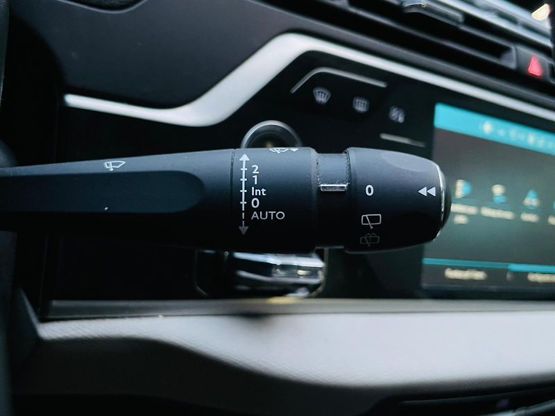 Citroën Grand C4 Picasso 2.0HDi MANUÁL 7MÍST SENZORY - fotka 44 z 46