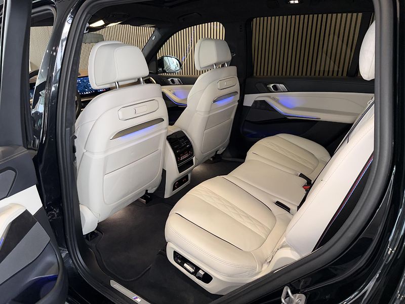 BMW X7 40d M Tažné Masáž Pano Záruka - fotka 10 z 48