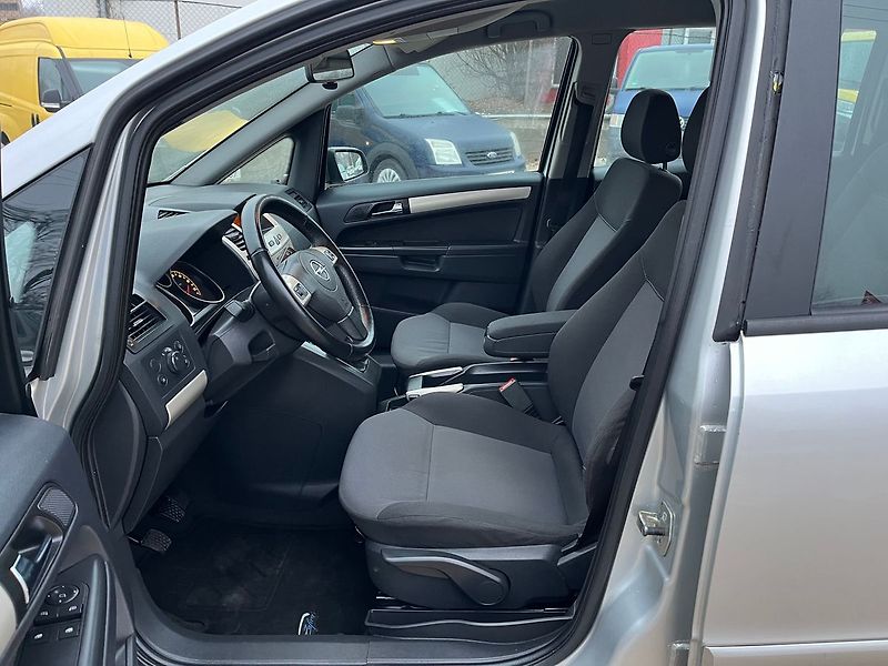 Opel Zafira 1.9cdti 88kw+7.míst - fotka 11 z 29