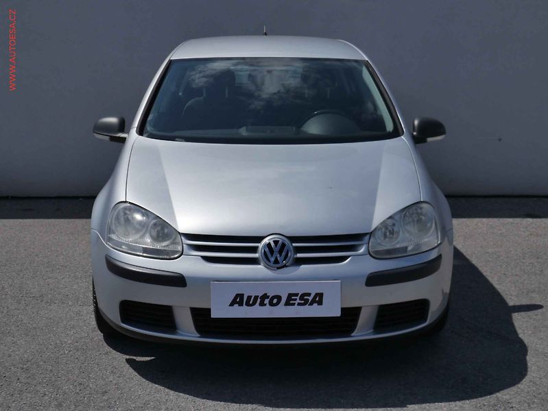 Volkswagen Golf (2007) 1.6i, ČR, Trendline, autoAC - fotka 2 z 13