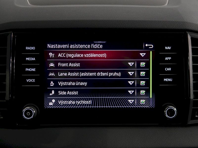 Škoda Karoq (2026) SPORTLINE 1.5TSI 110KW DSG TAŽ - fotka 31 z 42