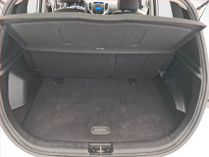 Hyundai ix20 (2017) 1.4 CVVT, Serv.kniha - fotka 14 z 17
