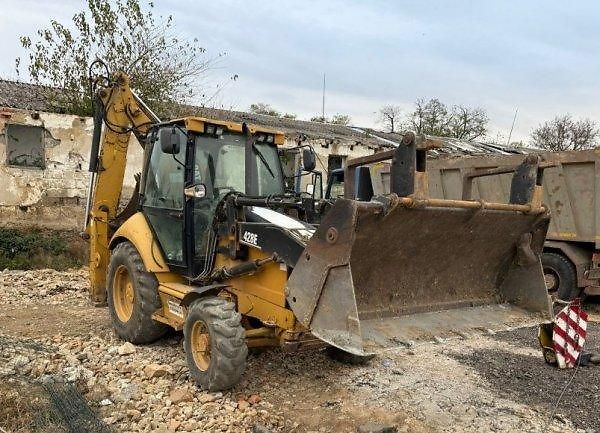 Caterpillar (2014) 428E s SPZ traktorbagr - fotka 1 z 3