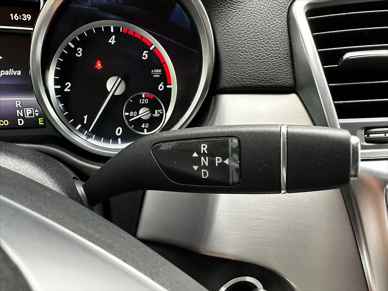 Mercedes-Benz Třídy M 2,2 ML 250CDI 150kW - fotka 29 z 46