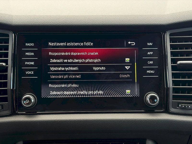 Škoda Kodiaq (2020) 2.0 TDI / 110kW / 4x4 / SPORTL - fotka 32 z 35