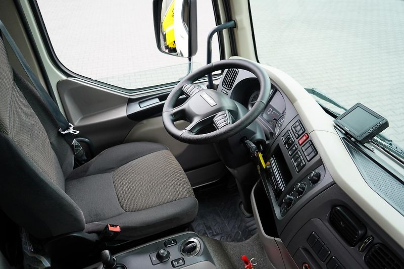 DAF LF (2014) 250 / SKRZYNIOWY + HDS / HYVA  - fotka 13 z 56