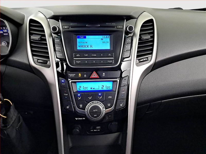 Hyundai i30 (2016) 1.6 MPI, Tempomat - fotka 12 z 14