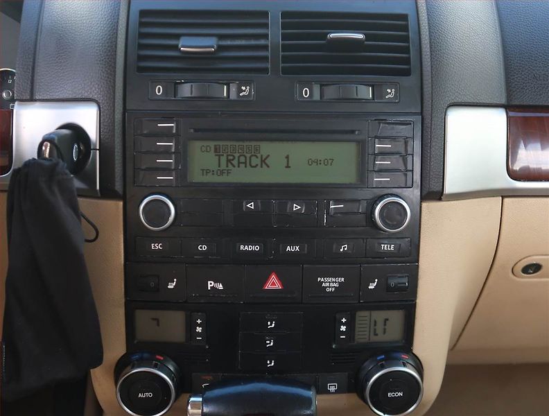 Volkswagen Touareg (2003) 3.2 V6, LPG, 4X4, Automat - fotka 12 z 21