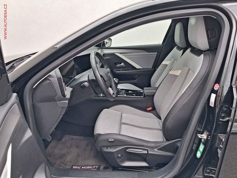 Opel Astra (2023) 1.5 CDTi Sports-Tourer, LED - fotka 9 z 19