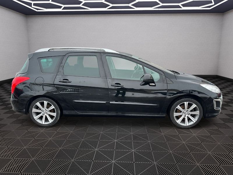Peugeot 308 (2013) 2.0Hdi 110kw - fotka 8 z 22