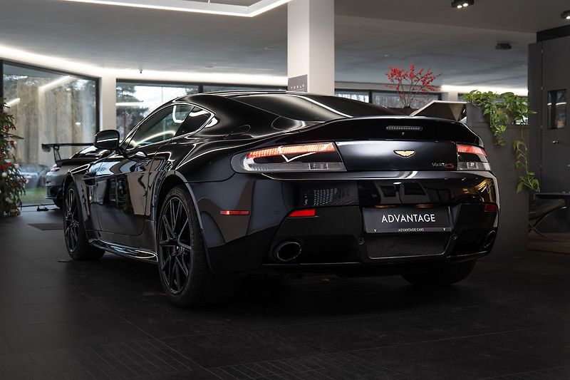 Aston Martin Vantage S - fotka 4 z 18