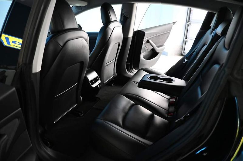 Tesla Model 3 (2019) AWD DUALMOTOR 350 KW LED Kamer - fotka 9 z 36