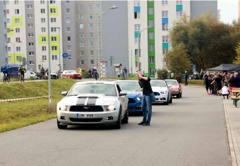 Za charitativním srazem amerik v jihočeském Táboře stojí vojenský policista Jaroslav Grepl (37), pomáhá už 7. rokem.