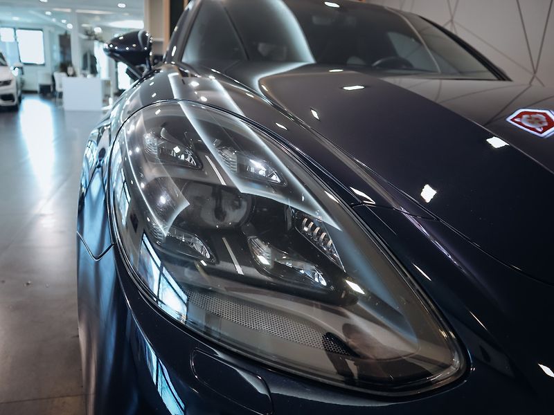Porsche Panamera GTS Sport Turismo 338 kW - fotka 37 z 40