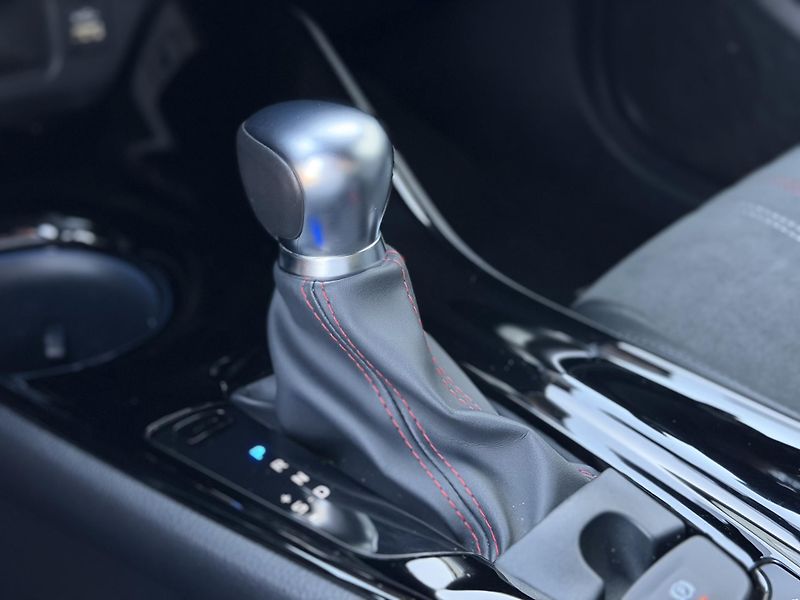 Toyota C-HR 2.0 Hybrid GR Sport e-CVT - fotka 9 z 31