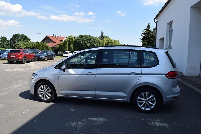 Volkswagen Touran (2019) 1.5TSI 110kw CLBMT 7MÍST TAŽNÉ - fotka 12 z 46