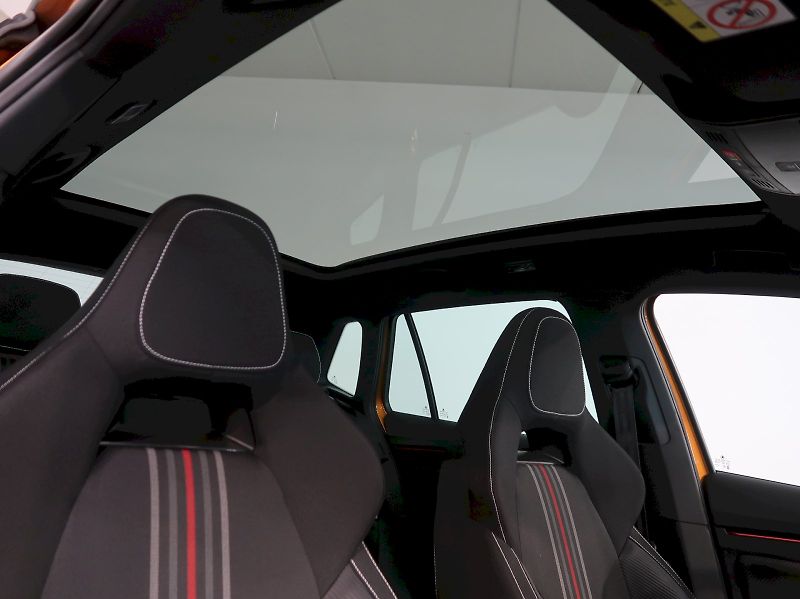 Škoda Kamiq (2025) MONTE CARLO 1.5TSI 110KW TAŽNÉ - fotka 15 z 42