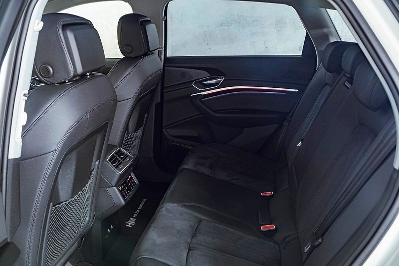 Audi e-tron 55 300kW Matrix Tažné ZÁRUKA - fotka 13 z 37