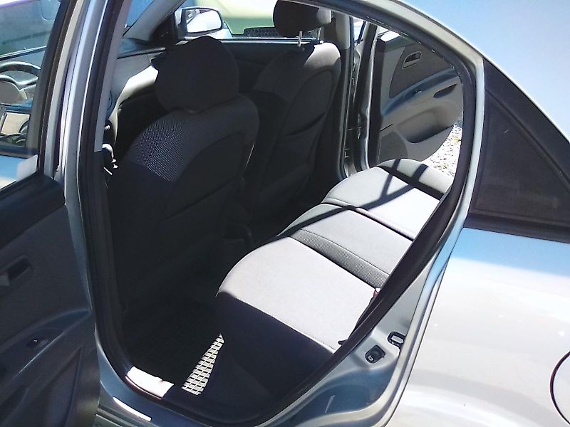 Kia Rio (2006) 1.4i 16V, velmi pěkné - fotka 25 z 30