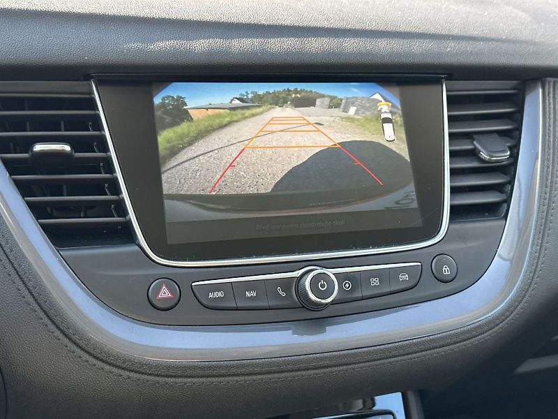 Opel Grandland X (2019) PHEV 1.6 Automat - fotka 17 z 33