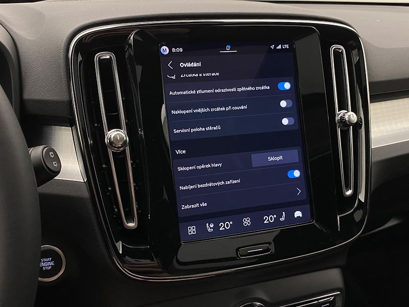 Volvo XC40 (2026) B3 AUT DARK PLUS - fotka 50 z 60