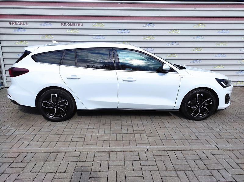 Ford Focus 1.0 EcoBoost mHev 114kw AT - fotka 2 z 44