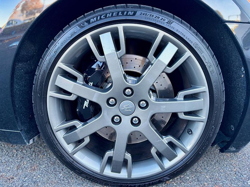 Maserati Granturismo (2012) S 4.7 V8 1. MAJITEL 33.222 km! - fotka 53 z 57