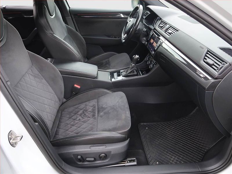 Škoda Superb (2016) Style 2.0 TDI, Automat, Kůže - fotka 9 z 19