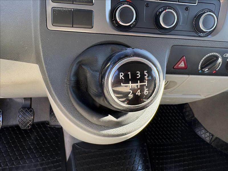 Volkswagen California 2,0 TDi103kW Beach,1.Maj,Servi - fotka 9 z 34