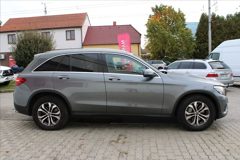 Mercedes-Benz GLC 2,0 250 4Matic Exclusive - fotka 3 z 4