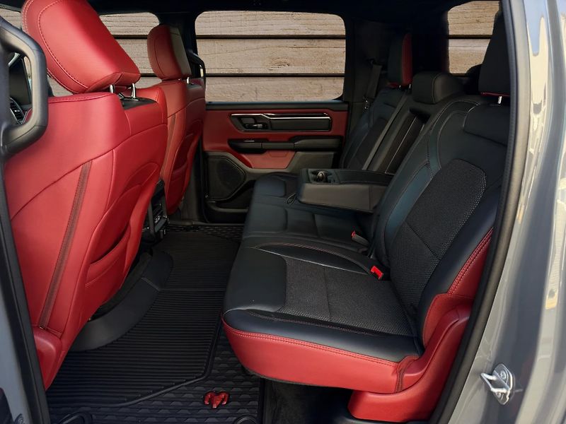 Dodge RAM (2021) +TRX+CUSTOM+BORLA+GREY+JMB+ - fotka 13 z 24