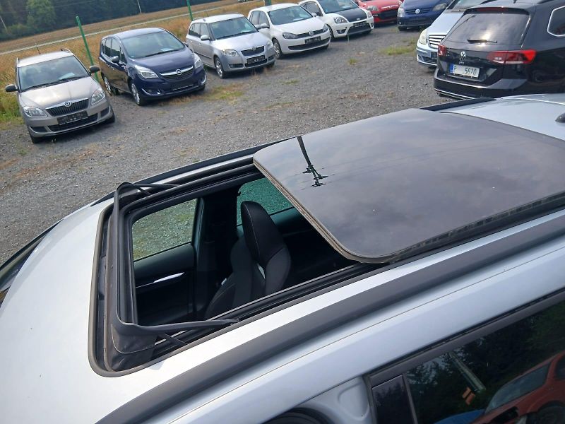 Škoda Octavia 2.0 TDI,STYLE INDIVIDUAL - fotka 42 z 58