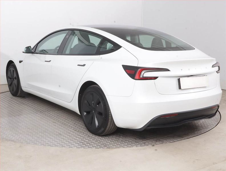 Tesla Model 3 (2024) Standard Range LFP, SoH 96% - fotka 4 z 22