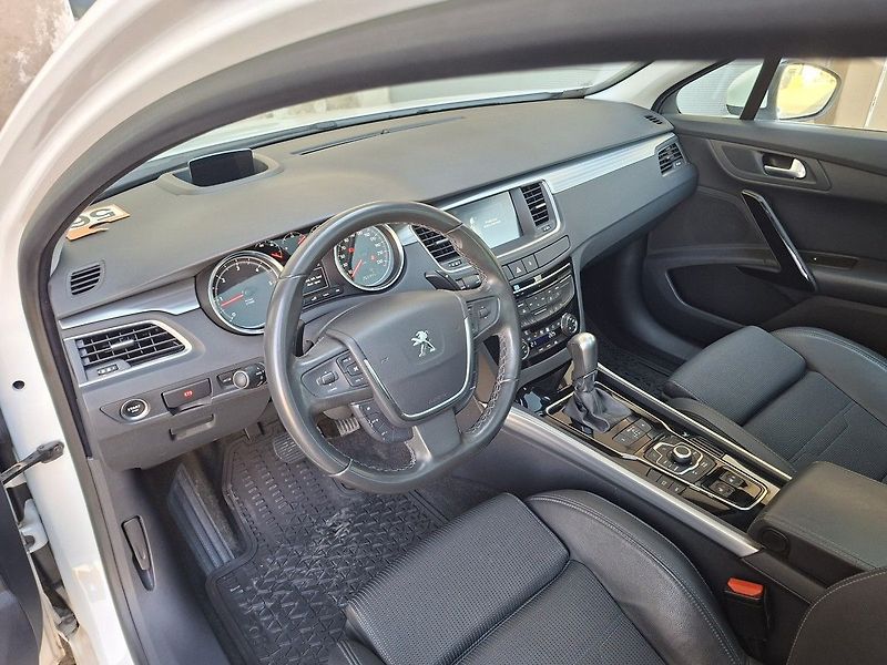 Peugeot 508 SW GT 2.2 HDI 204k AUT6 - fotka 13 z 27