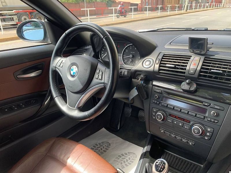 BMW Řada 1 118i/2009/NOVÉ ROZVODY-TOP STA - fotka 27 z 38