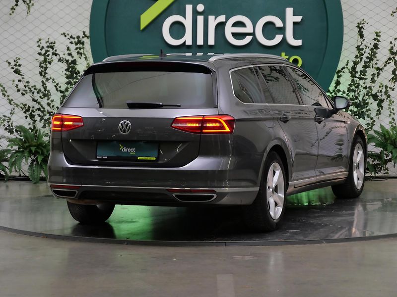 Volkswagen Passat - fotka 2 z 23