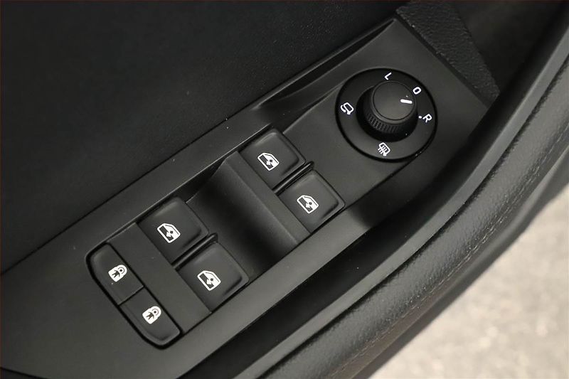 Škoda Superb (2024) 2.0 TDI - fotka 9 z 21