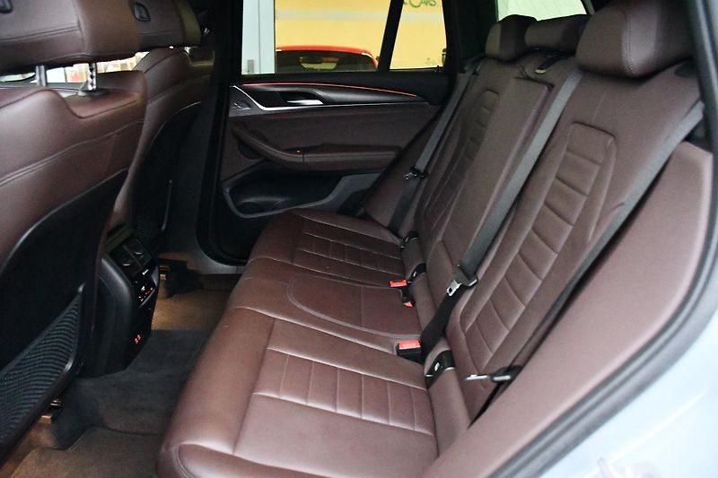 BMW X3 xDrive30d M-SPORT 1M ČR - fotka 19 z 41