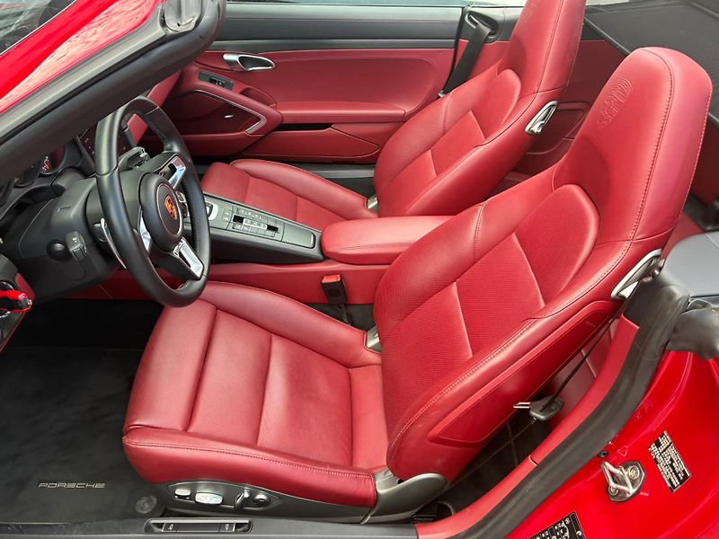 Porsche 911 (2018) CARRERA 4 GTS, 3.0, 331KW, DPH - fotka 22 z 23