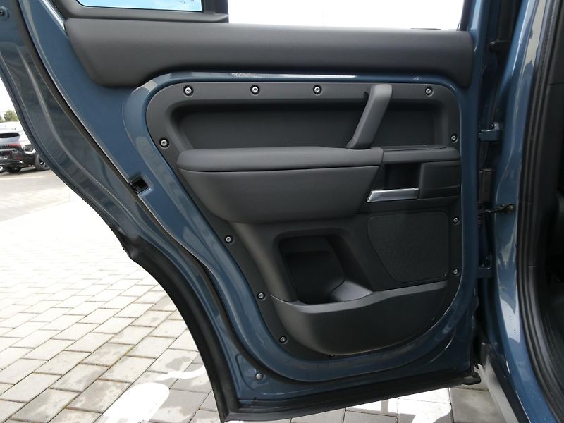 Land Rover Defender 110 S D200 - fotka 15 z 35