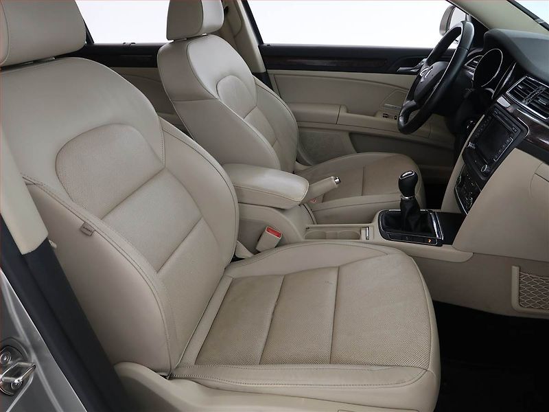 Škoda Superb (2014) Elegance 2.0 TDI, Navi, Xenony - fotka 9 z 20
